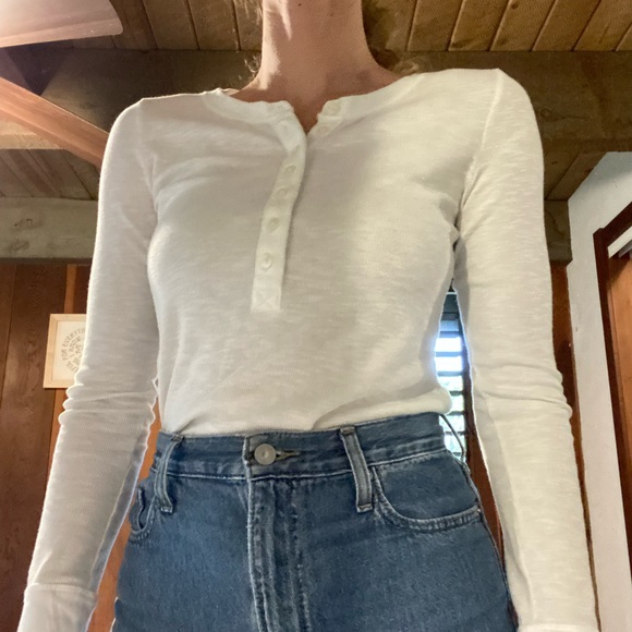 GAP White Long Sleeve - Picture 5 of 5